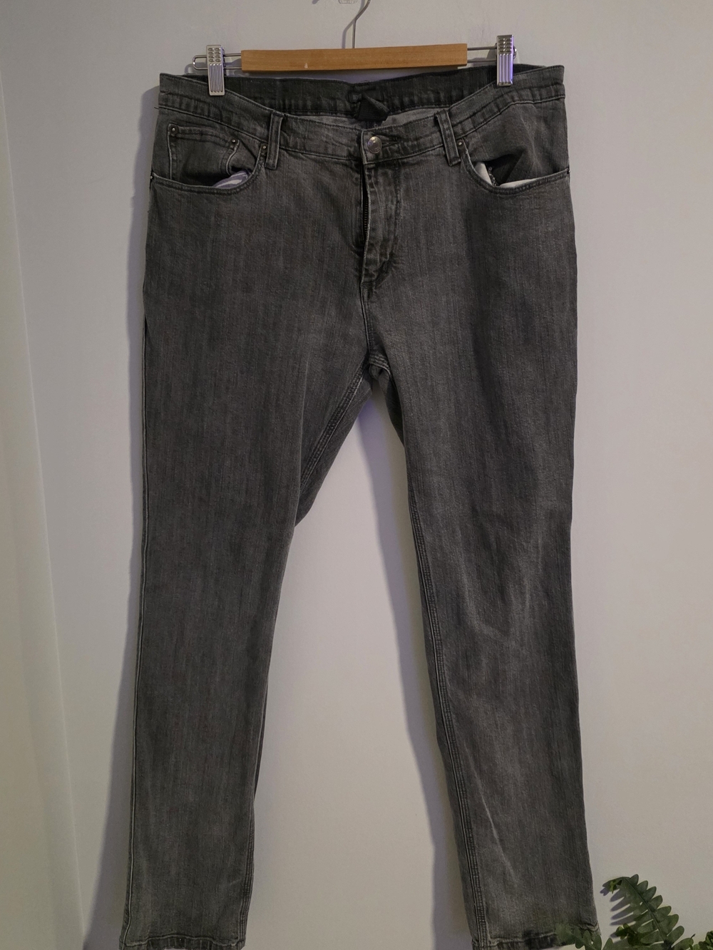 BDG Men’s Jeans 36x32 Faded Black Charcoal Gray Denim